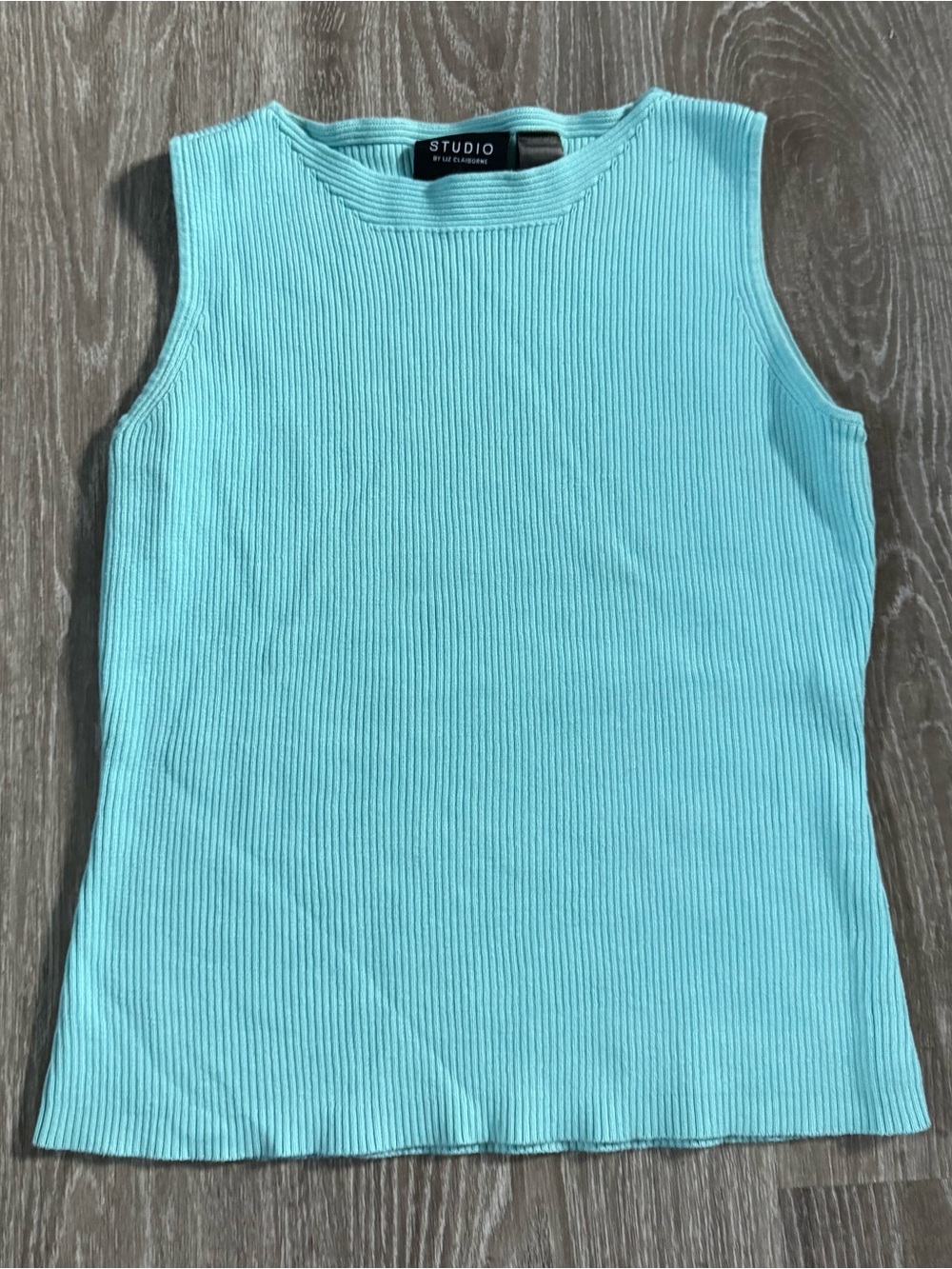 Liz Claiborne Knit Tank🦋🐬